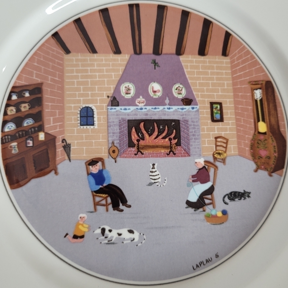 Villeroy & Boch Design Naif #5 - By the Fireside Porcelain 8 1/4" Salad Plate - Picture 2 of 5
